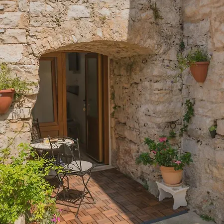 Decor Kut Apartment Vis Exterior photo