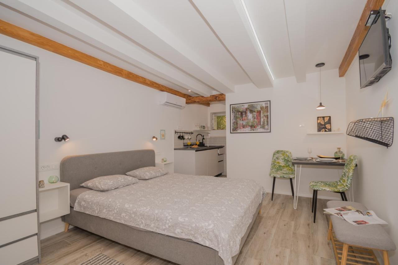 Apartment Decor Kut Vis